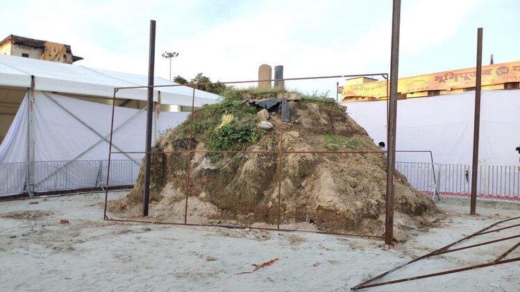 राम मंदिर निर्माण की तैयारियां जोरों पर है राम मंदिर निर्माण की तैयारियां जोरों पर है