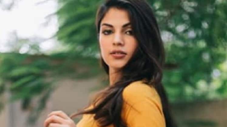 रिया चक्रवर्ती