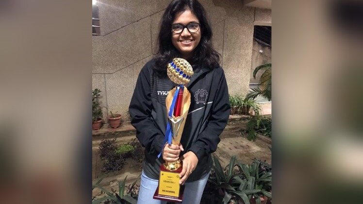 सिमी करन (Twitter)