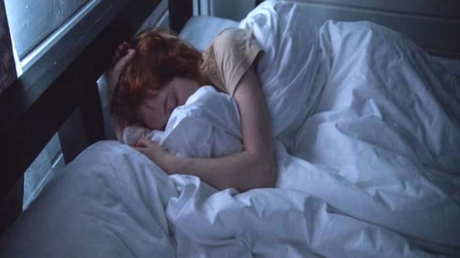 Vastu Tips: घर की इस दिशा में सोने से बढ़ सकती है कलह! जानें किन बातों का रखें ध्यान - vastu shastra tips for home south east direction vastu tips in hindi