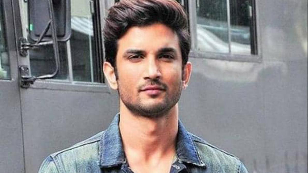 सुशांत के पिता ने भी रिया पर गंभीर आरोप लगाते हुए मुकदमा दर्ज कराया है