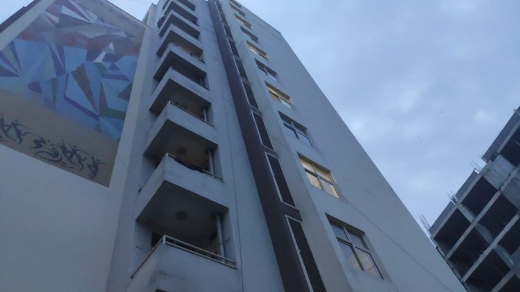 AIIMS हॉस्टल से कूदकर डॉक्टर ने दी जान (फोटो-आजतक)