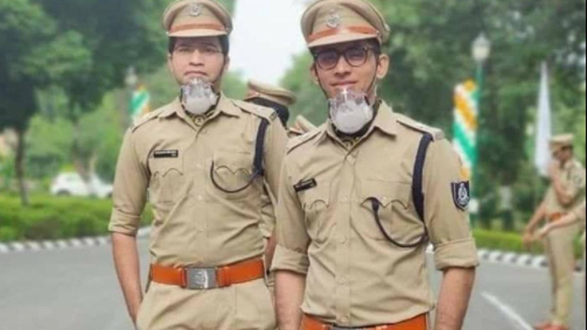 सोशल मीडिया में वायरल तस्वीर