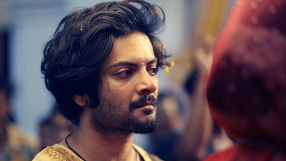 अरेंज्ड मैरिज के एक सीन में अली फजल