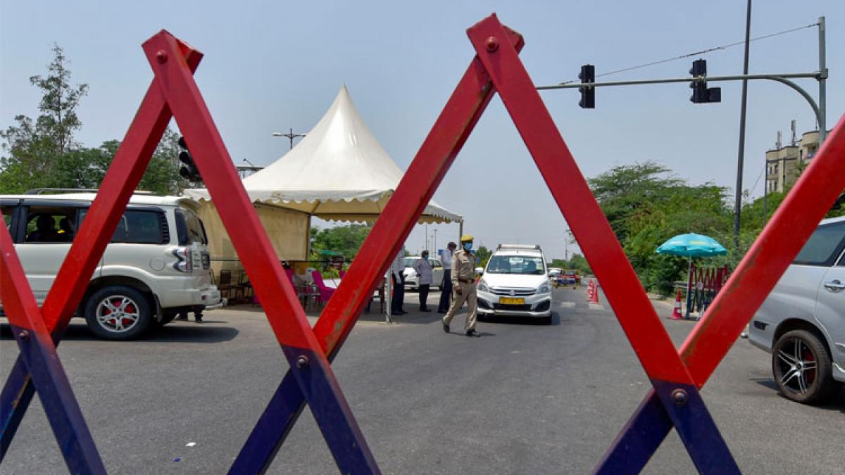 सोशल मीडिया पर लॉकडाउन को लेकर अफवाह (सांकेतिक तस्वीर)