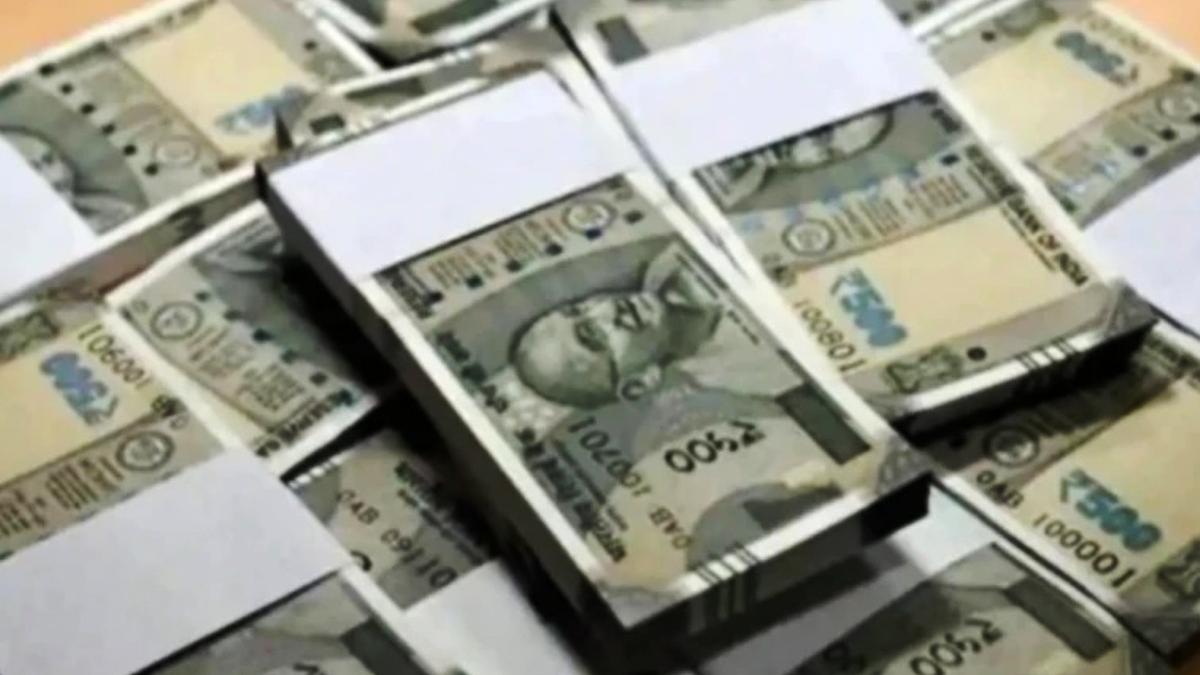 टैक्स कलेक्शन में गिरावट 