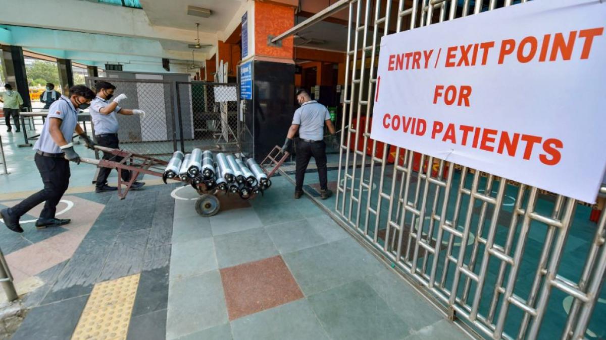 ऑक्सीजन के इंडस्ट्रियल इस्तेमाल पर रोक (फाइल फोटो-PTI)