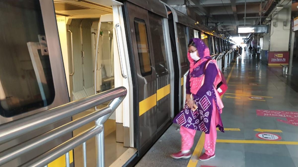 नियमों के पालन पर दिया जा रहा जोर 