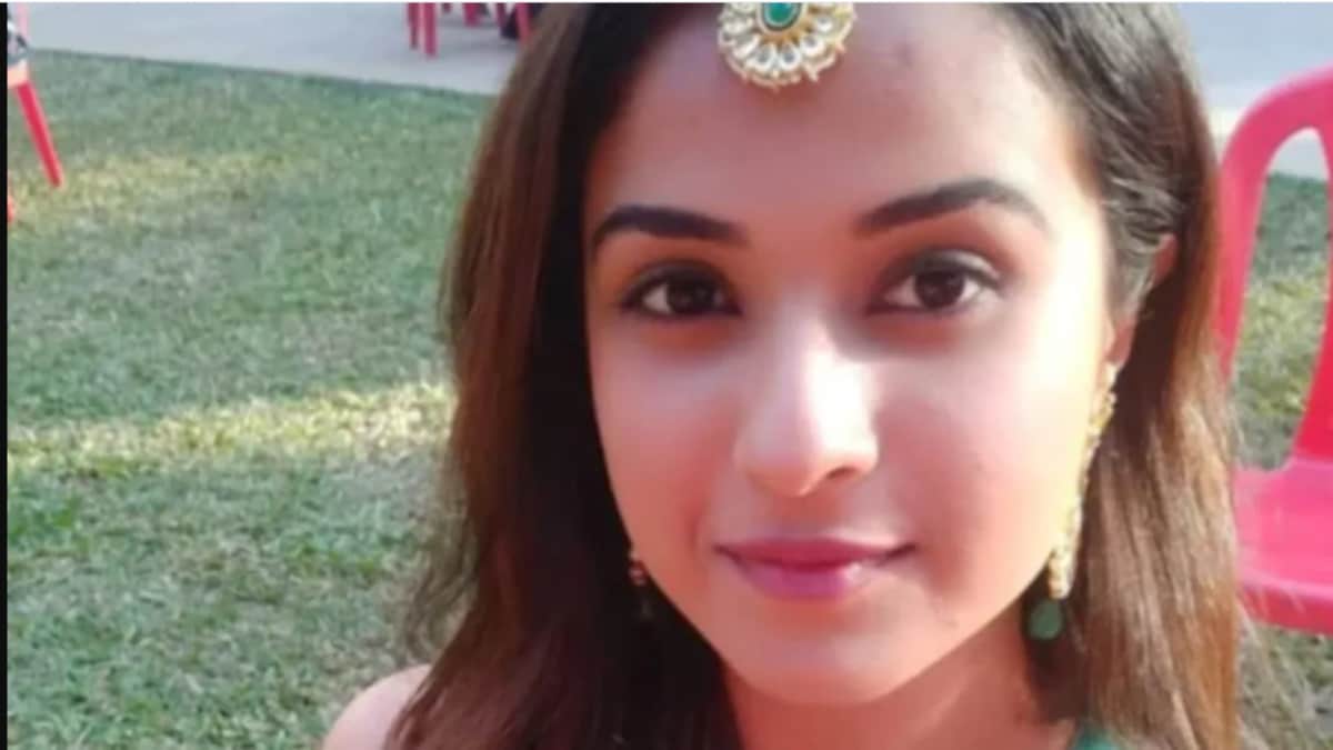 8 जून को दिशा सालियान के फोन से किसने मिलाया 100 नंबर? सामने आया सच 8 जून को दिशा सालियान के फोन से किसने मिलाया 100 नंबर? सामने आया सच