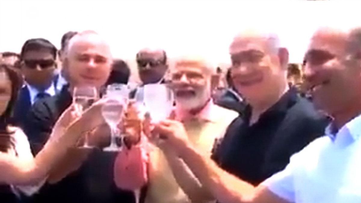 सोशल मीडिया में पीएम मोदी की वायरल फोटो