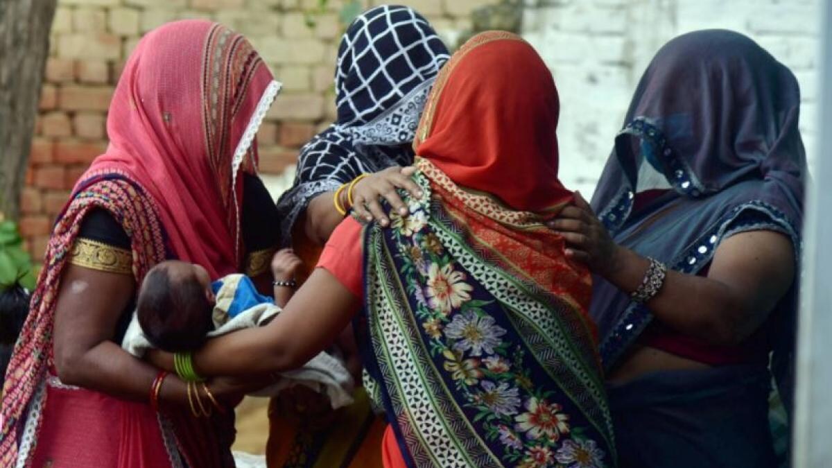 बेटी की मौत का शोक मनाता परिवार (फोटो-पीटीआई)