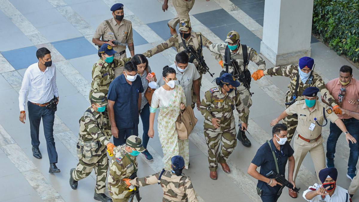 कंगना रनौत के समर्थन में आए कई नेता (फोटो: PTI)