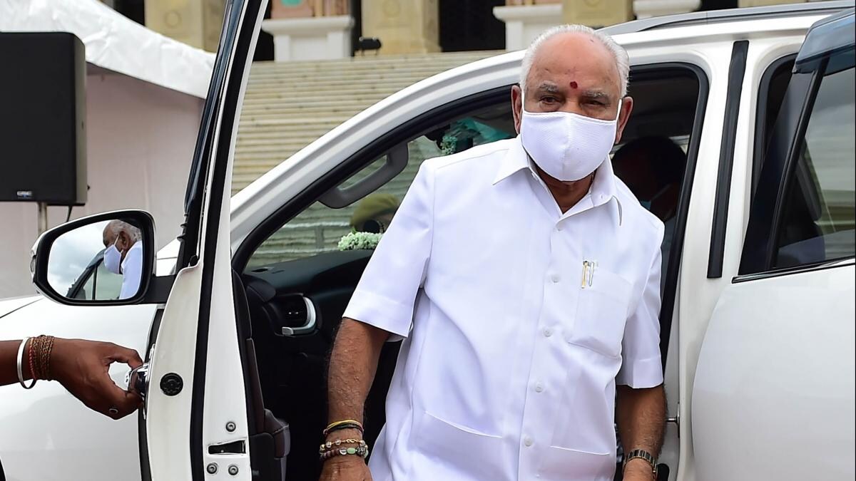 बीएस येदियुरप्पा की कुर्सी पर संकट? (फोटो: PTI) बीएस येदियुरप्पा की कुर्सी पर संकट? (फोटो: PTI)