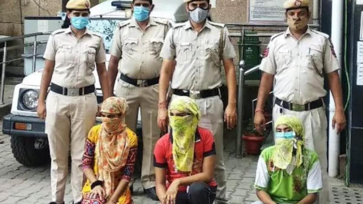 पुलिस की गिरफ्त में आरोपी