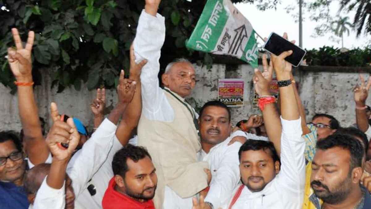 लक्ष्मीकांत मंडल को उपचुनाव में मिली थी जीत