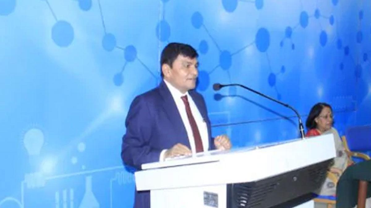 पीडी वाघेला (फाइल फोटो- ट्विटर @NIPERHyd)