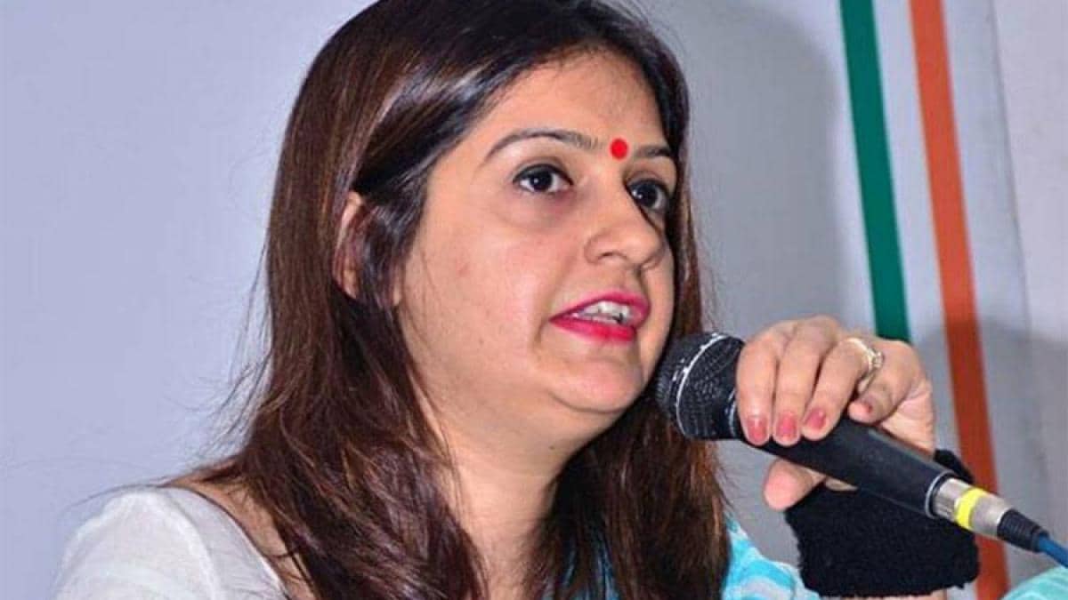 शिवसेना की राज्यसभा सांसद प्रियंका चतुर्वेदी (फाइल फोटो)