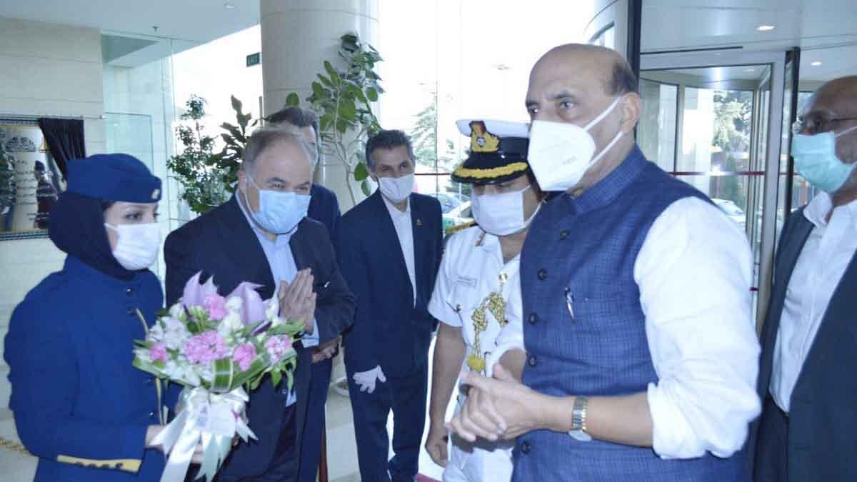 तेहरान पहुंचे राजनाथ सिंह