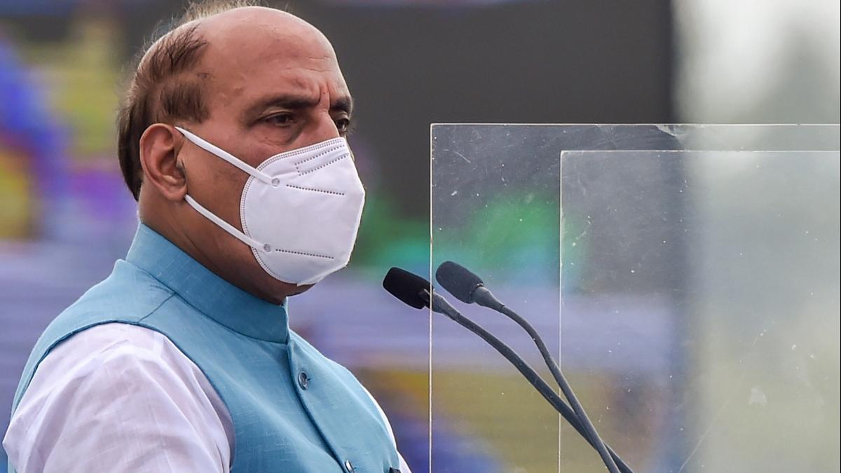 रक्षा मंत्री राजनाथ सिंह ने की बैठक