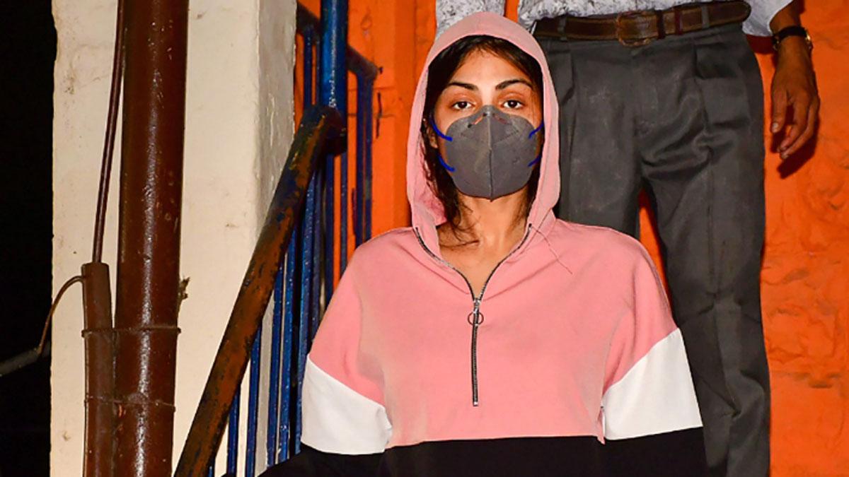 फिल्म अभिनेत्री रिया चक्रवर्ती (फाइल-पीटीआई)