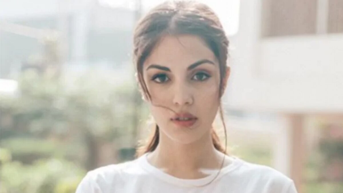 रिया चक्रवर्ती