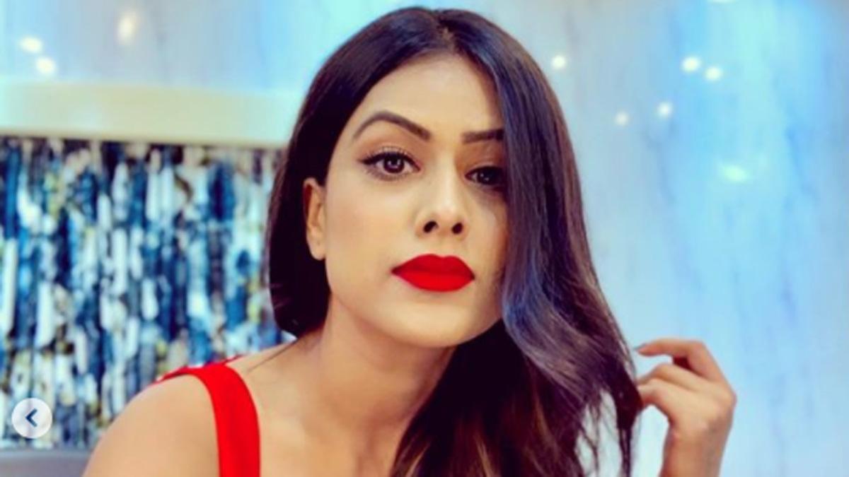 निया शर्मा 