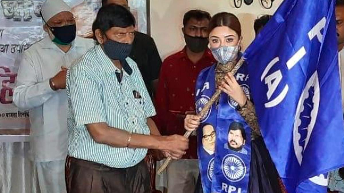 रामदास अठावले और पायल घोष