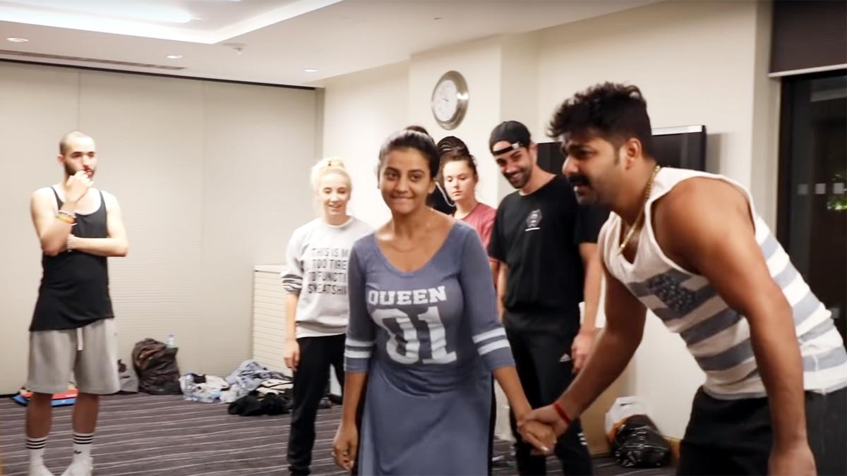 Akshara Singh and Pawan Singh dance, Viral Video