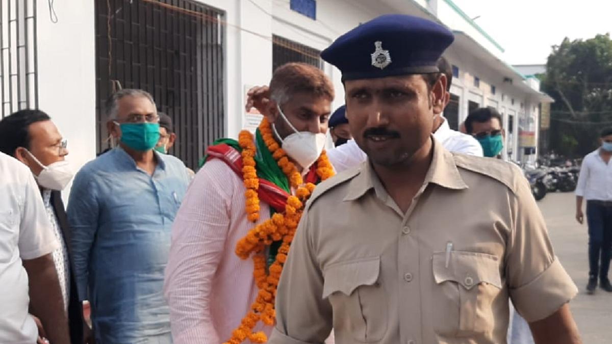 आफताब आलम को ​पुलिस ने गिरफ्तार कर लिया