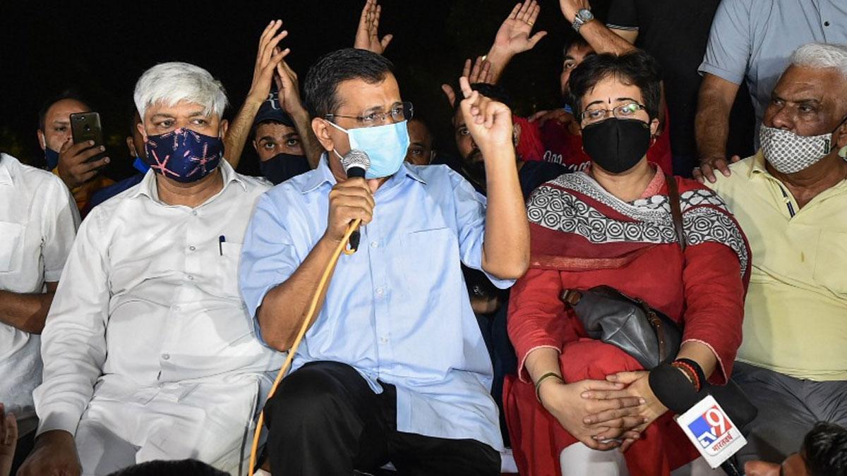 जंतर-मंतर पर मुख्यमंत्री अरविंद केजरीवाल (पीटीआई)