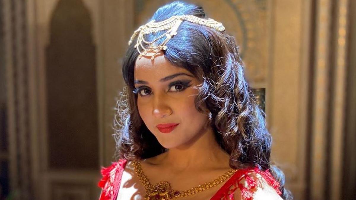 आशी सिंह