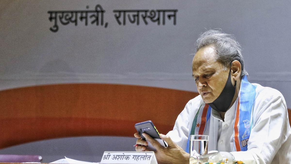 राजस्थान के मुख्यमंत्री अशोक गहलोत ने किया ट्वीट (PTI)