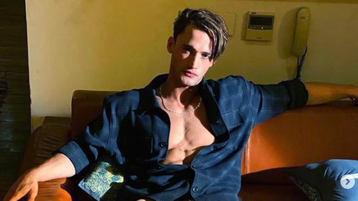 आस‍िम र‍ियाज