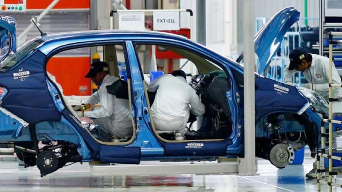 कॉमर्शियल वाहनों की बिक्री में गिरावट 