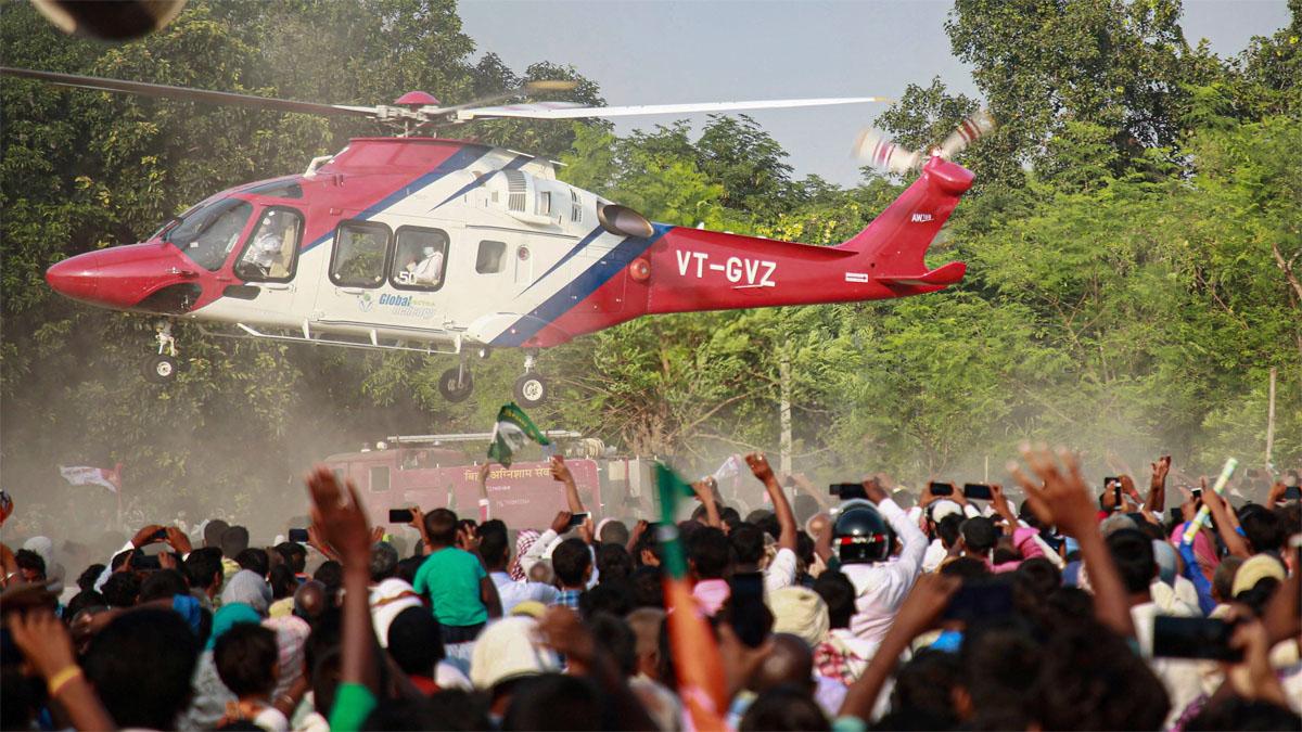 बिहार में चुनाव प्रचार की एक तस्वीर (PTI)