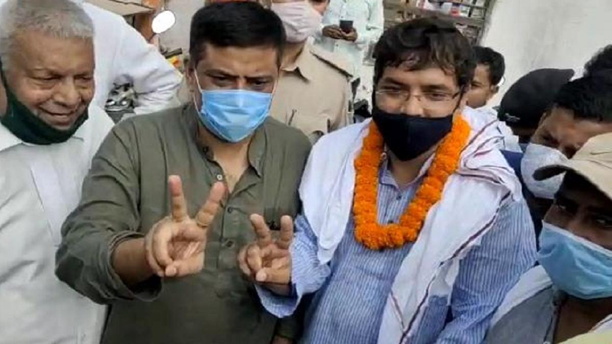 जल संसाधन मंत्री जेडीयू उम्मीदवार के नामांकन में दरभंगा पहुंचे थे