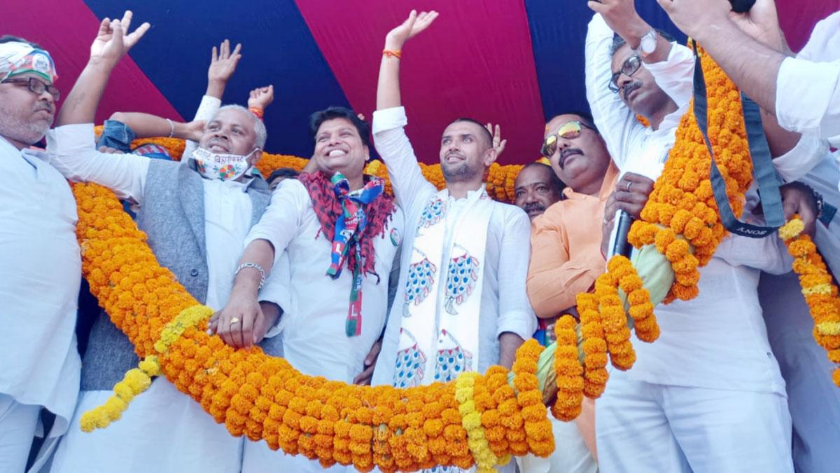 चिराग पासवान ने मधुबनी के फुलपरास विधानसभा क्षेत्र में आयोजित चुनावी सभा को संबोधित किया (फोटो आजतक)