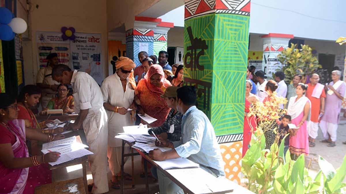 बिहार में 1064 उम्मीदवारों में से 375 प्रत्याशी करोड़पति (फाइल फोटो-Getty Images)