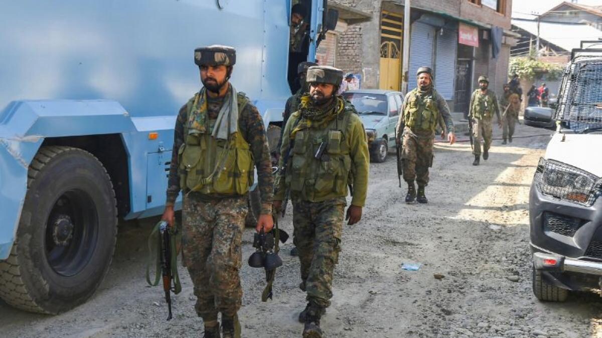 जम्मू-कश्मीरः कुलगाम में पुलिस और सुरक्षाबलों का एक्शन, एनकाउंटर में दो आतंकी ढेर जम्मू-कश्मीरः कुलगाम में पुलिस और सुरक्षाबलों का एक्शन, एनकाउंटर में दो आतंकी ढेर