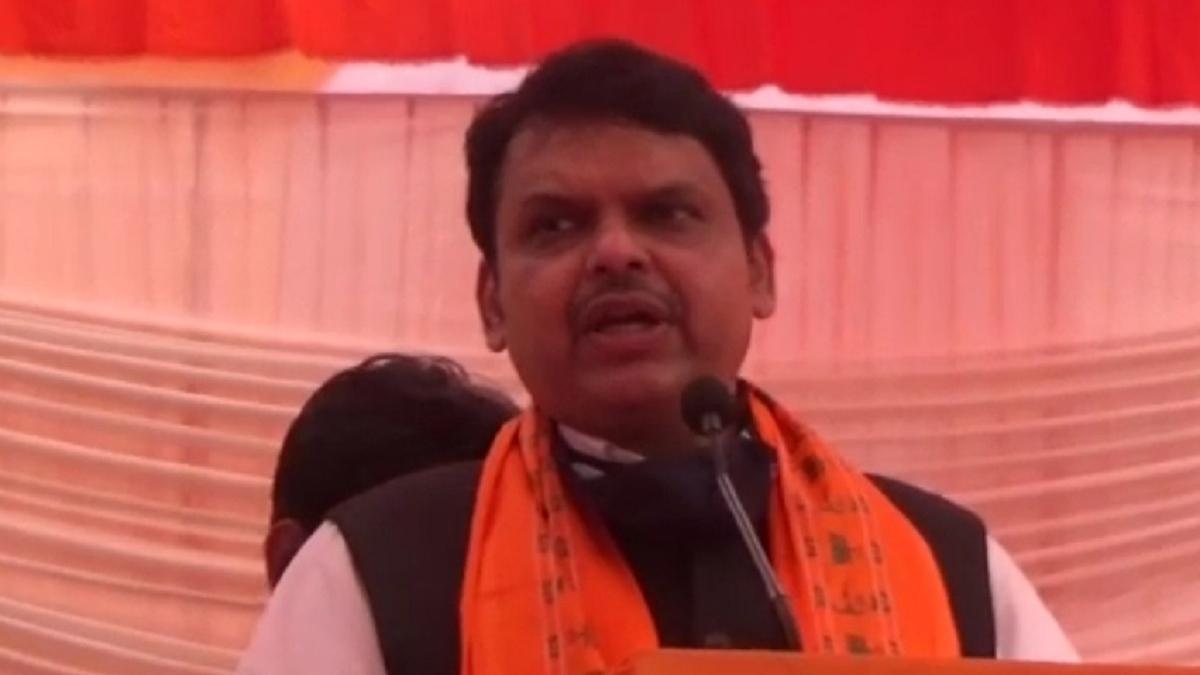 गोपालगंज में महाराष्ट्र के पूर्व मुख्यमंत्री देवेंद्र फडणवीस