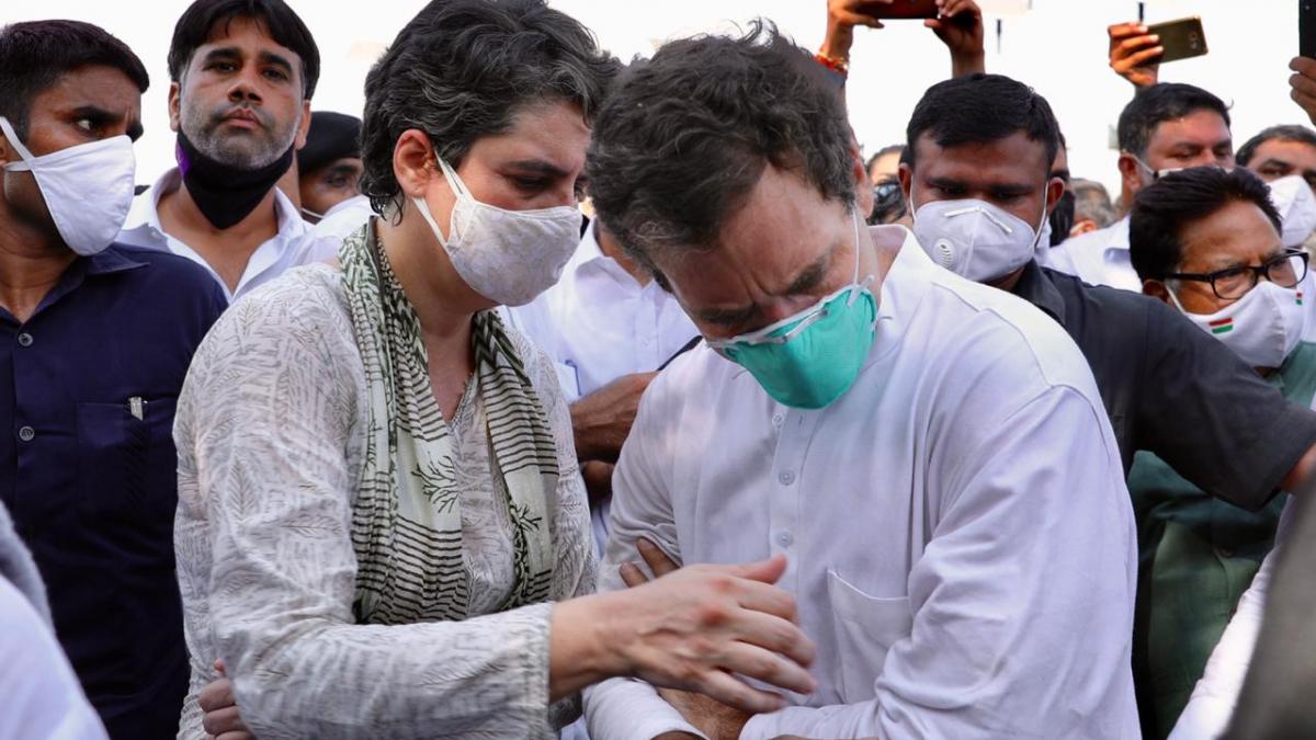 राहुल गांधी और प्रियंका गांधी हिरासत में