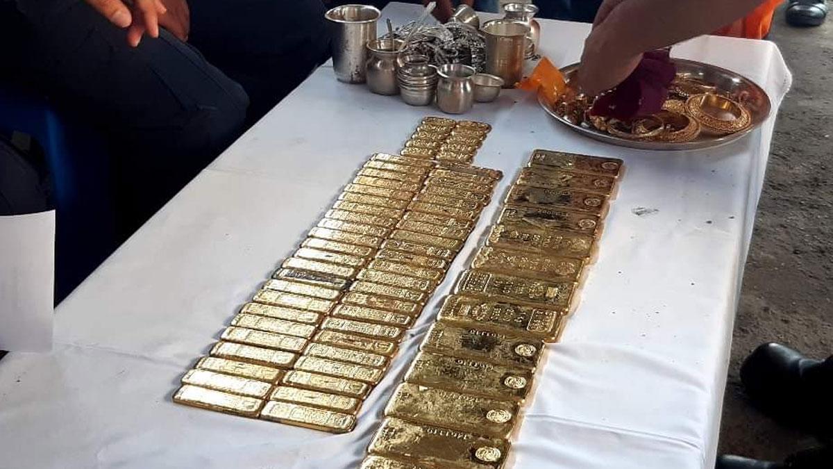 BJP प्रत्याशी प्रमोद सिन्हा के भाई के घर छापेमारी, 23 किलो सोना मिला (फोटो आजतक)