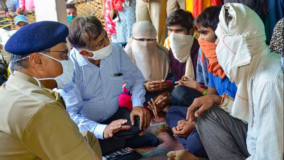 हाथरस कांड: पीड़िता के भाई ने पूछा- हमने क्या जुर्म किया था जो डीएम ने हमसे इतनी बदतमीजी की? - hathras gangrape case victim brother says what crime we have done DM