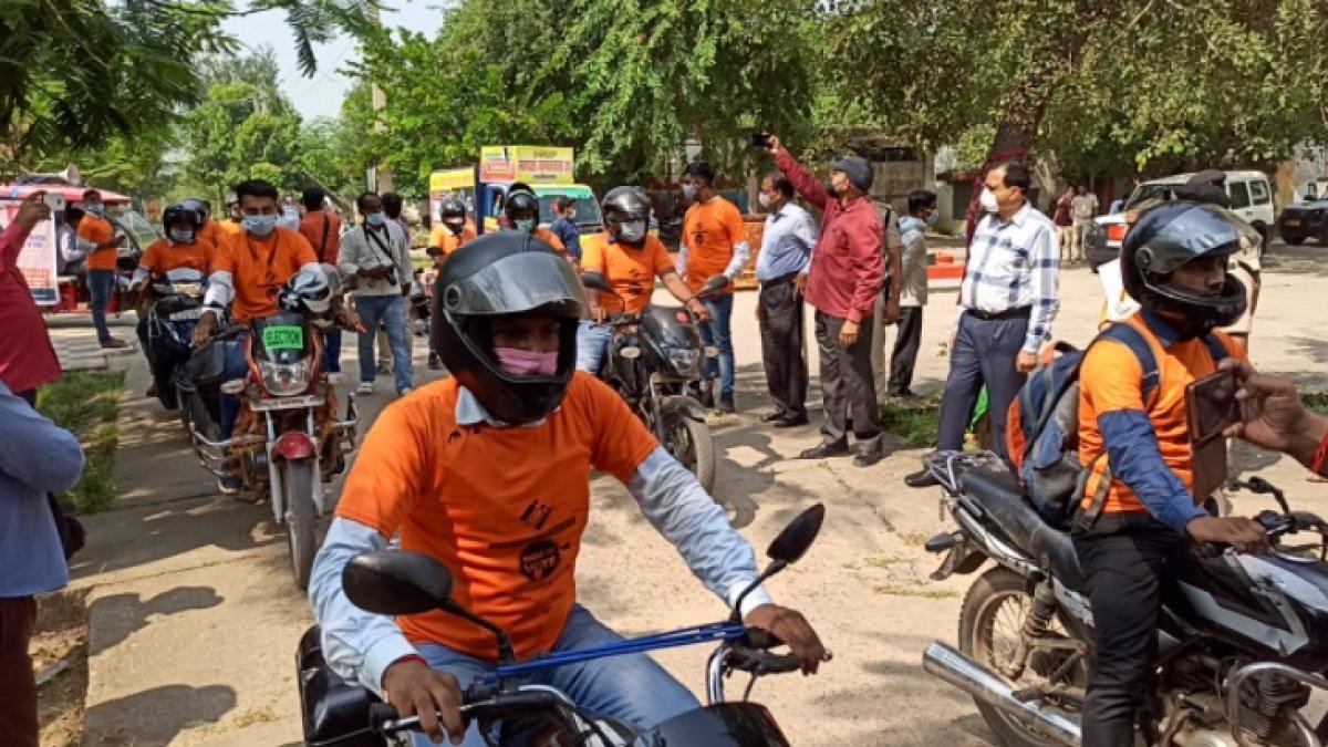 वोटर्स को जागरूक करने के लिए निकाली गई बाइक रैली.