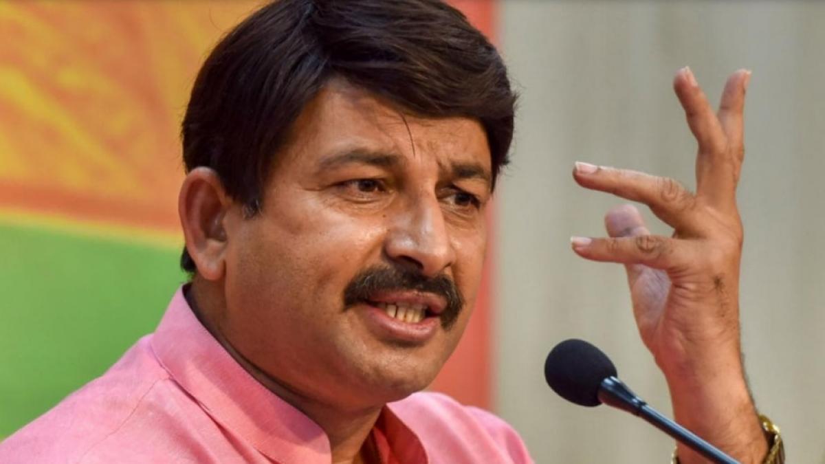 मनोज तिवारी ने गाना गाते हुए की वोट की अपील