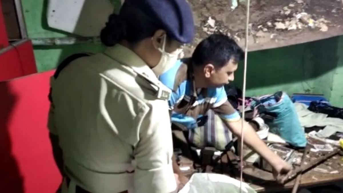 घर में चल रही थी अवैध असलहा फैक्ट्री, तीन आरोपी गिरफ्तार.