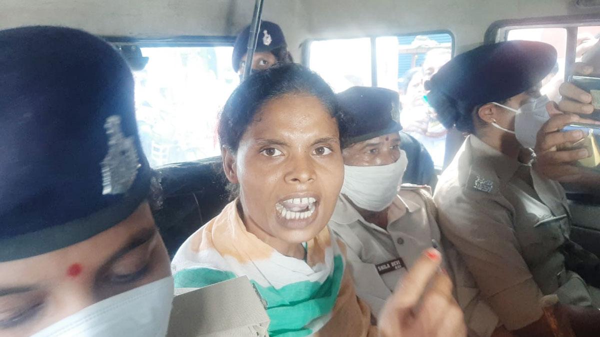भारती देवी को पुलिस ने किया गिरफ्तार (फोटो आजतक)