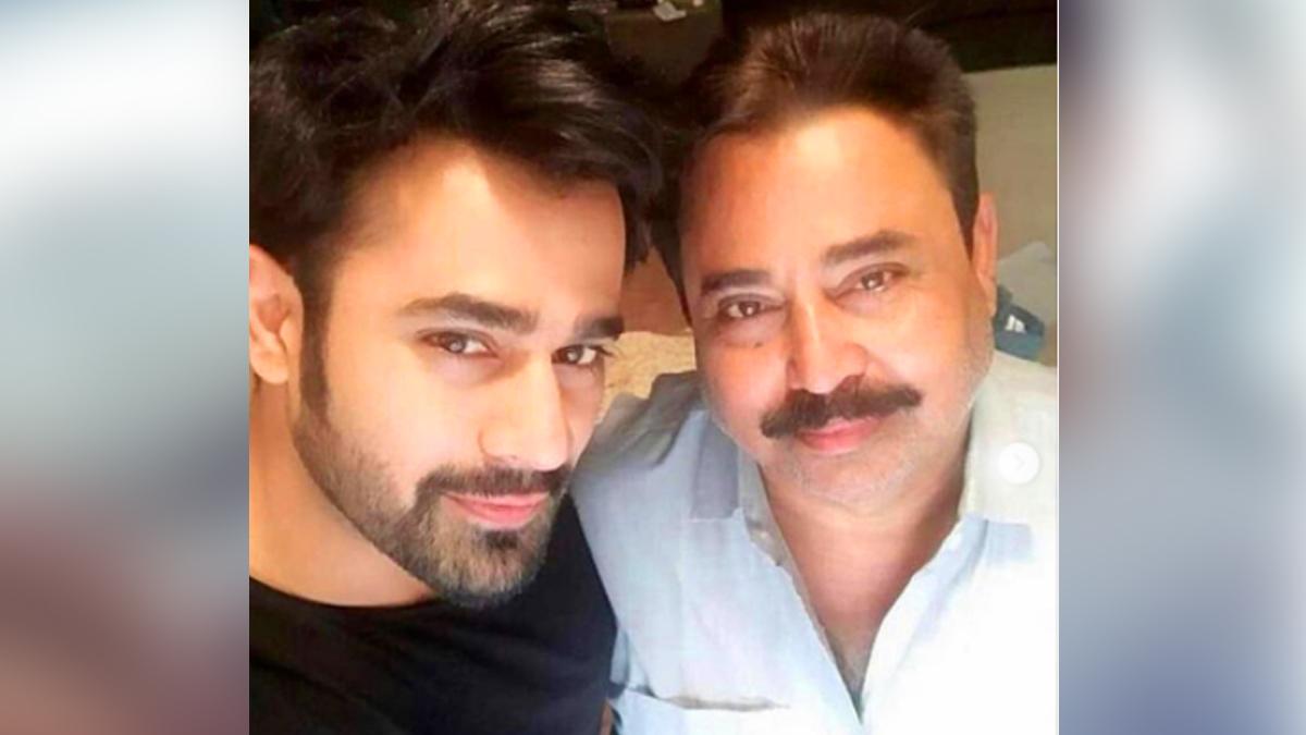 पर्ल वी पुरी अपने पिता के साथ