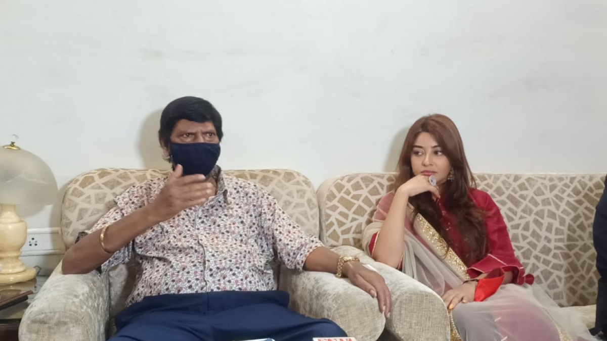 पायल घोष संग रामदास अठावले