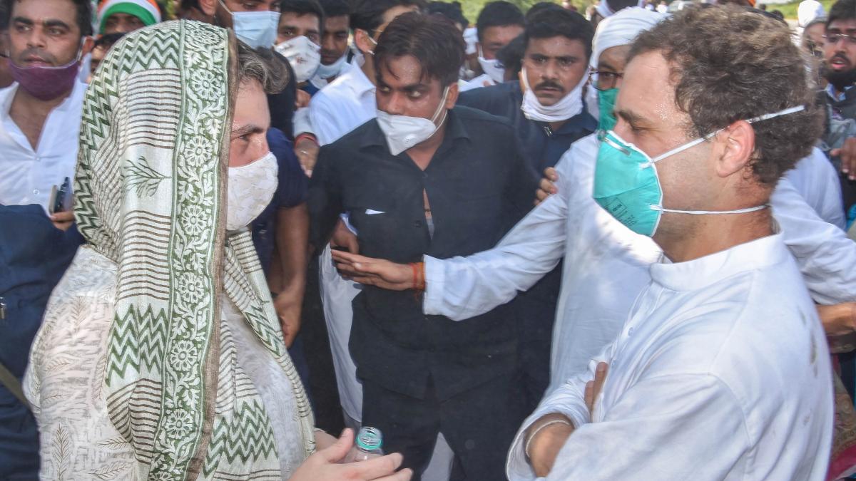राहुल गांधी और प्रियंका गांधी पर हुई है FIR (PTI)